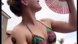 Valentina Shevchenko Show off Hot Body in Pool Onlyfans video